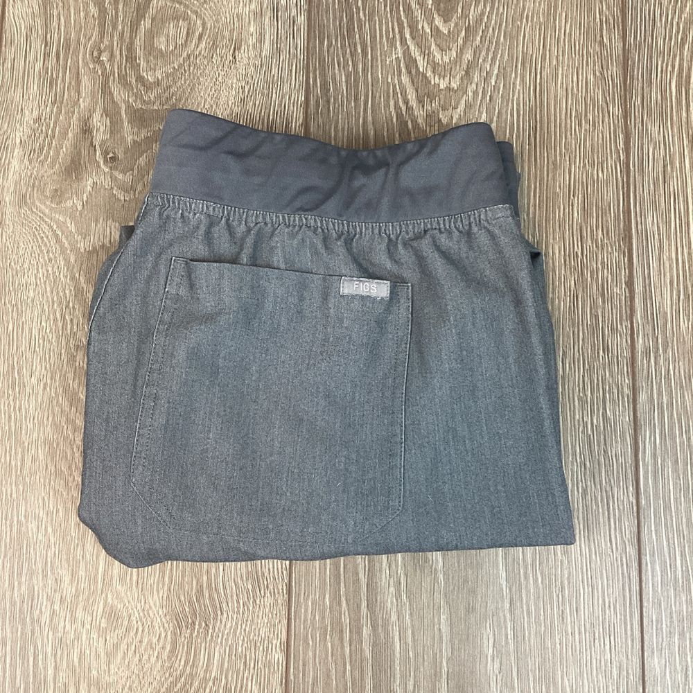 Figs Livingston Basic Scrub Pants Gray T21003 Women LARGE PETITE Graphite